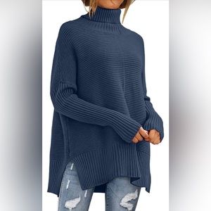 New Women’s Sweater. Oversized Turtleneck Long Batwing Sleeve. Large. Blue